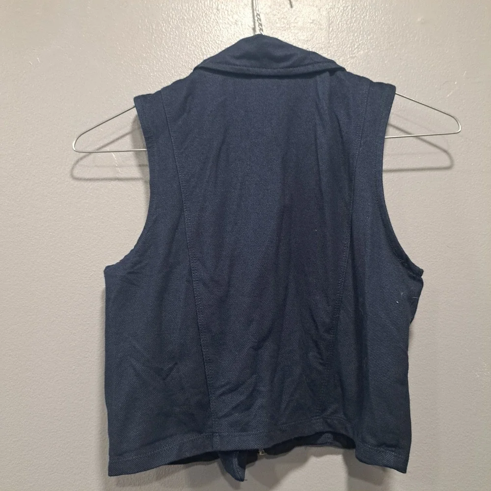 Total Girl Kids Navy Blue‎ Floral Embroidered Moto Vest Asymmetrical Zip Size 14